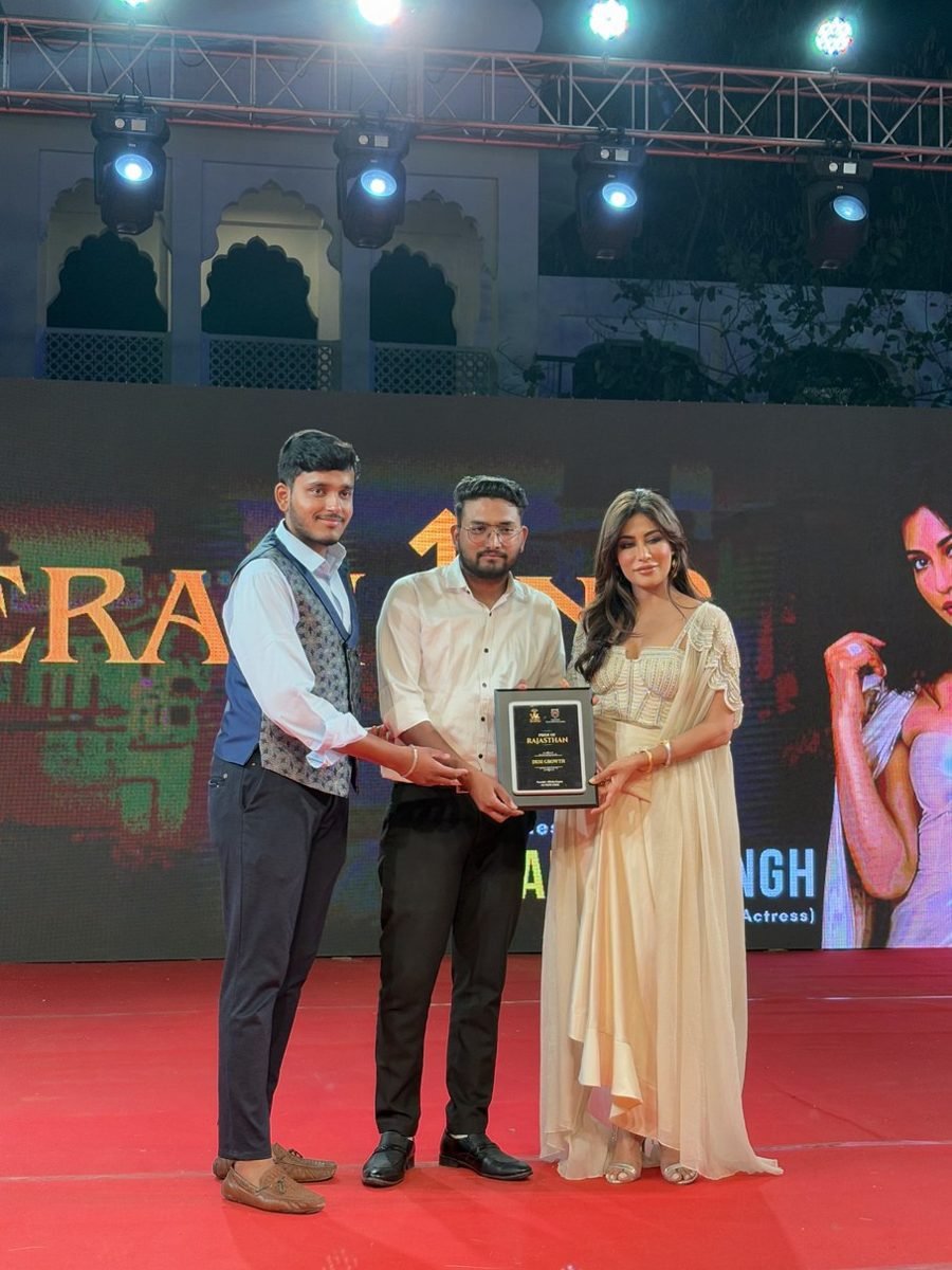 Desi Growth Media receiving the Rajasthan Tourism media partner award from Chitrangda Singh