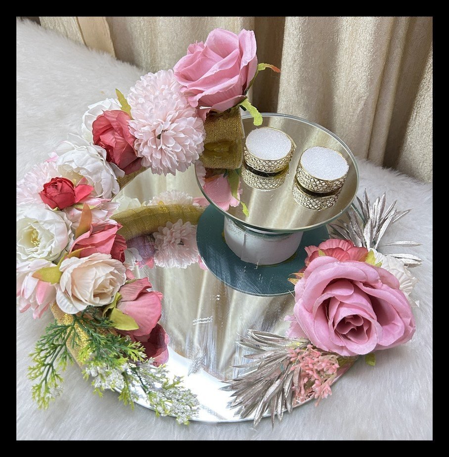 Floral table styling
