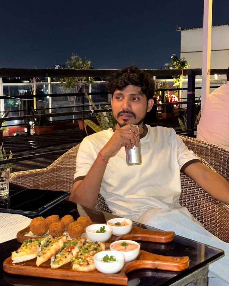 Vikas, Luxury, fashion & travel creator